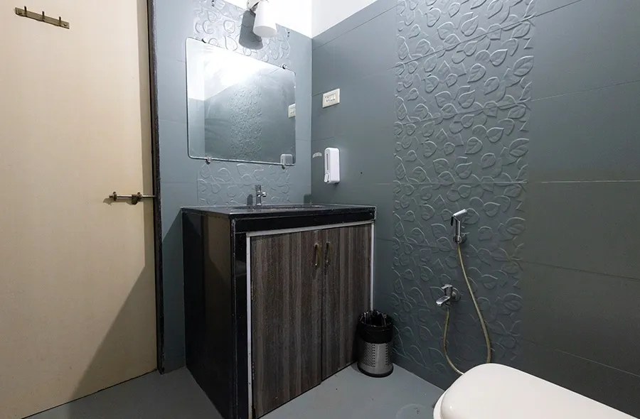 Mixed Dormitory Backspace